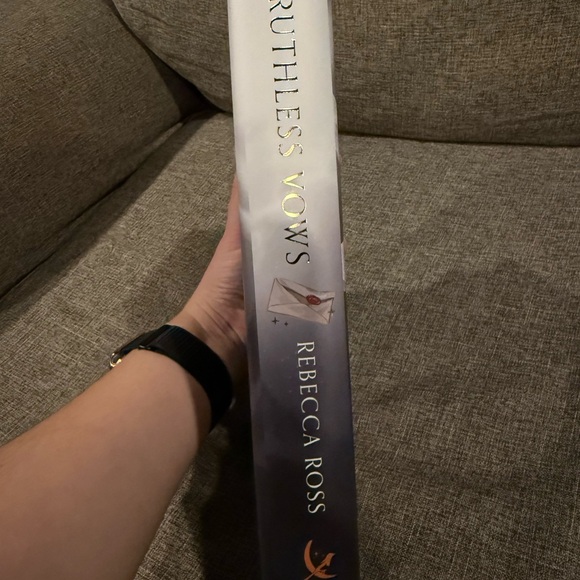 FairyLoot Ruthless Vows - Picture 4 of 8